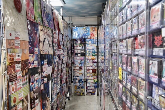 カードキングダム博多住吉店はキャナルシティ博多から徒歩1分のところにある、トレーディングカードゲームの販売を主に行なっているお店です。