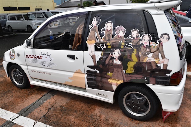 2019年9月1日(日)に熊本市のnamcoワンダーシティ南熊本店でガルパンの声優トークショーが開催。痛車「知波単学園」